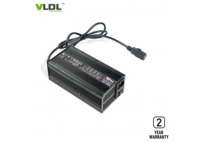 12V 15A Lead-Acid Battery Charger 12V 15A Lead-Acid Battery Charger